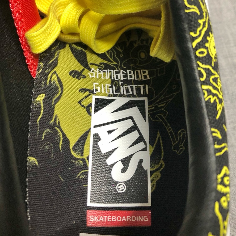 Vans Old Skool Black and Yellow SpongeBob Gigliotti Graphic - Picture 10 of 10